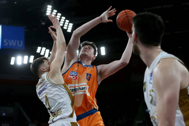 球队A的防 球队A的防