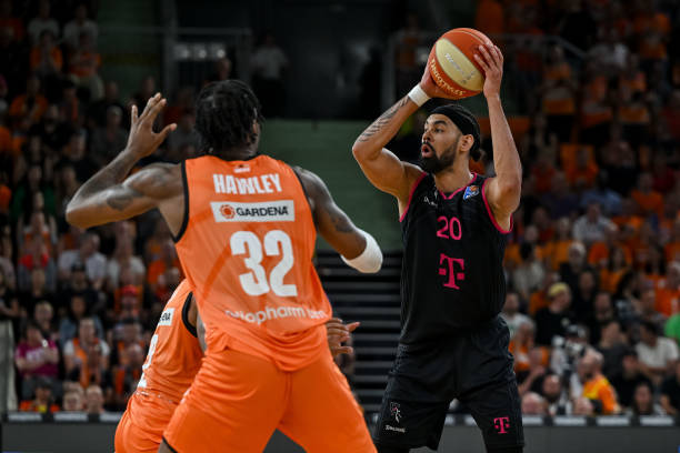 为雄鹿队点 为雄鹿队点