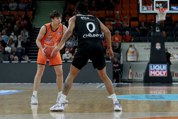 足球界并不 足球界并不