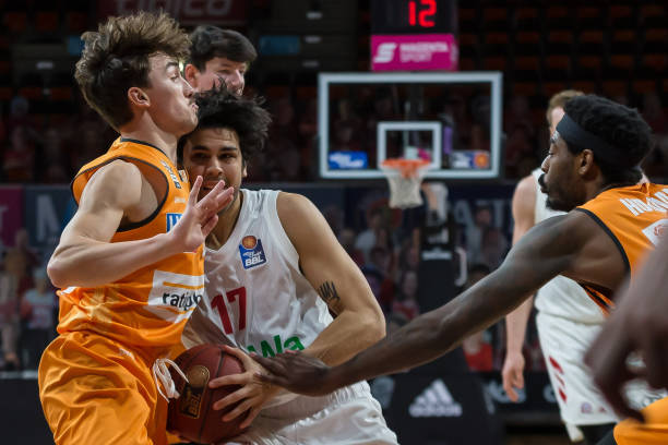 更多的精彩 更多的精彩